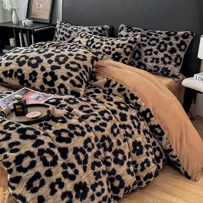 91家纺网 家纺一手货源 找家纺 （总）乐窝家纺仓储 2025新款【8斤重】轻奢复古高克重美拉德兔兔绒牛奶绒床单款床笠款床盖款四件套单床单单被套枕套（日发50套优惠8元一套）