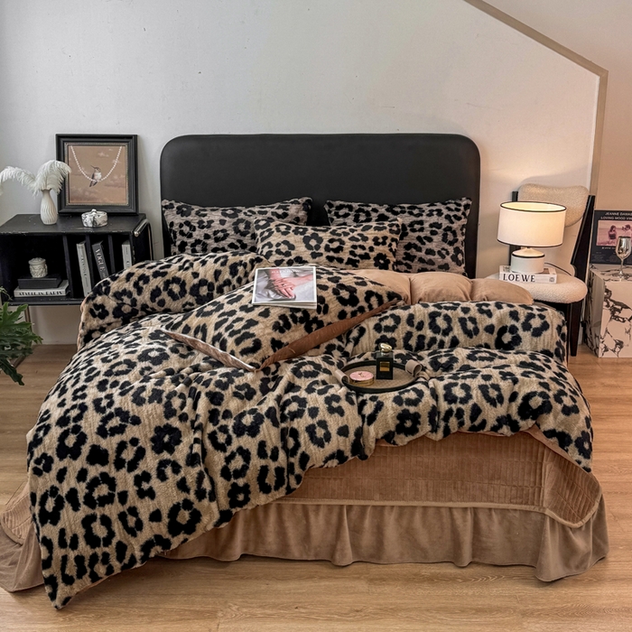 乐窝家纺仓储 2025新款【8斤重】轻奢复古高克重美拉德兔兔绒牛奶绒床单款床笠款床盖款四件套单床单单被套枕套（日发50套优惠8元一套） 豹纹咖