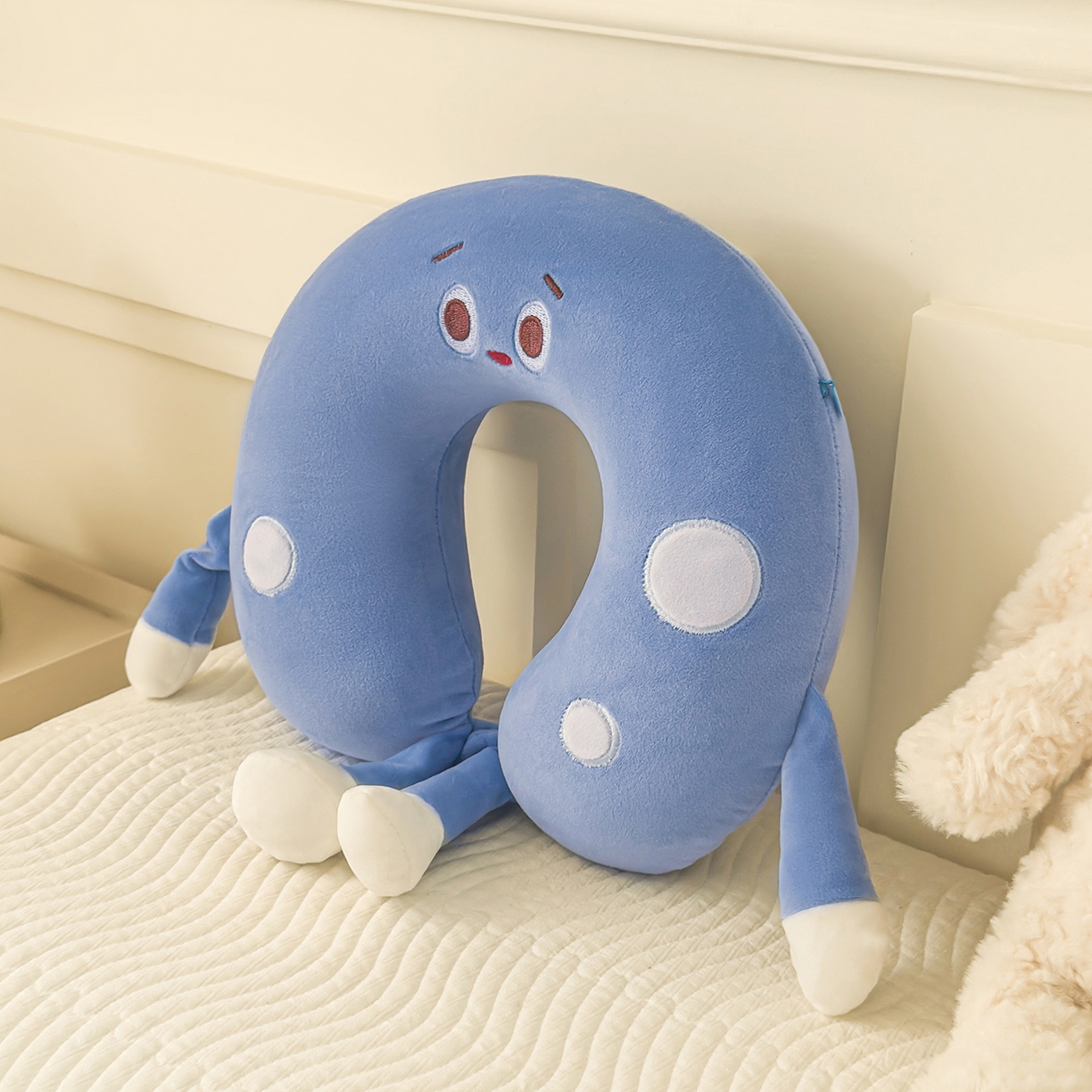 91家纺网 家纺一手货源 找家纺 云熙枕业 2025新款婴儿绒U型记忆棉便携午睡护颈枕枕头枕芯 卡通U型枕-蓝色