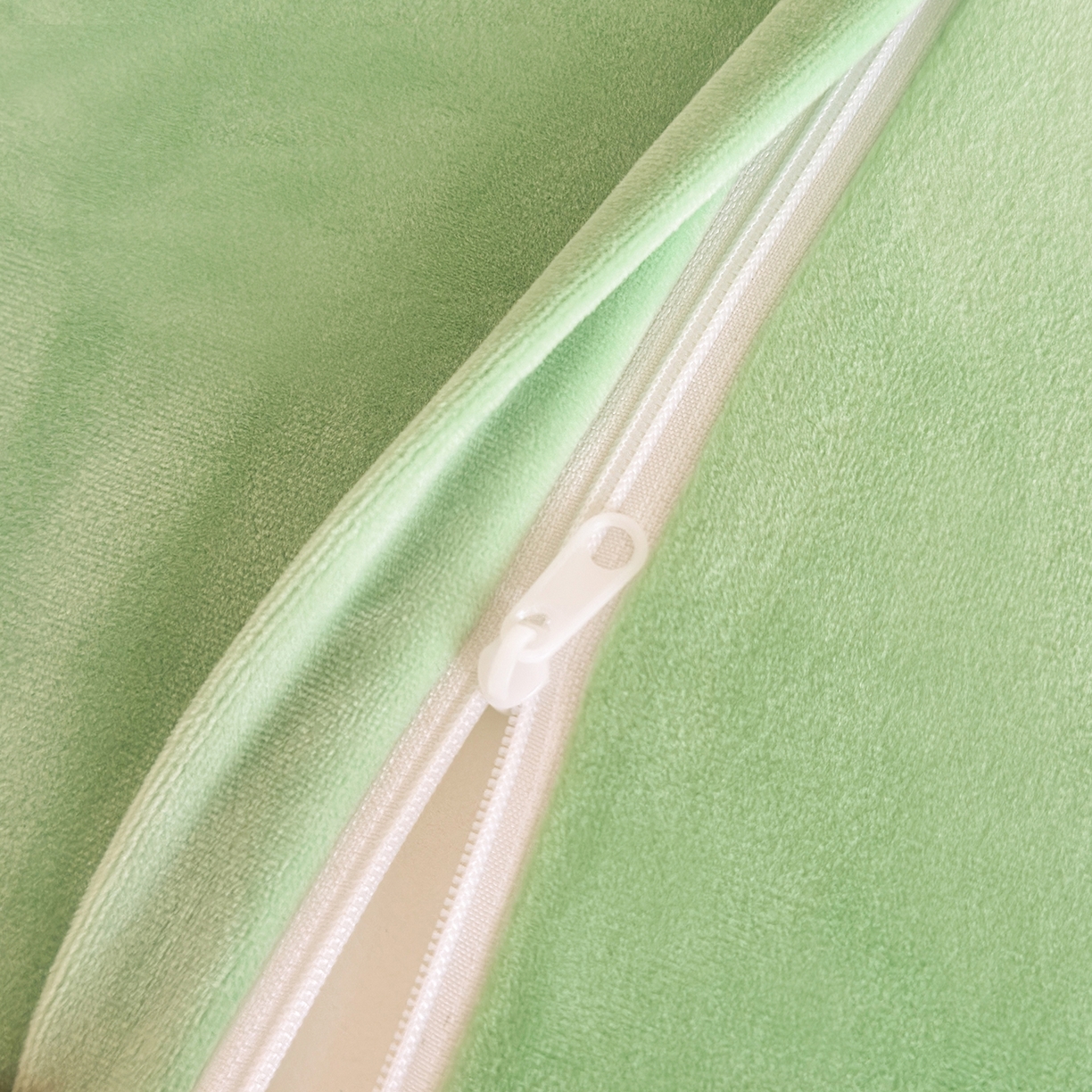 91家纺网 家纺一手货源 找家纺 云熙枕业 2025新款四面弹宝宝绒毛巾绣记忆棉猫肚枕枕头枕芯 猫肚枕-小象绿