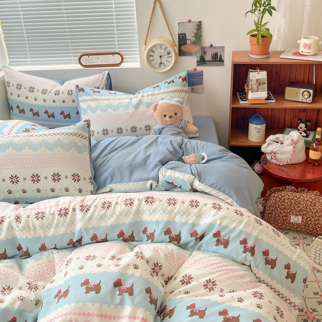 91家纺网 家纺一手货源 找家纺 优承佳生活馆 2026新款洛丽塔风水洗印花四件套学生三件套单被套系列 排队汪汪