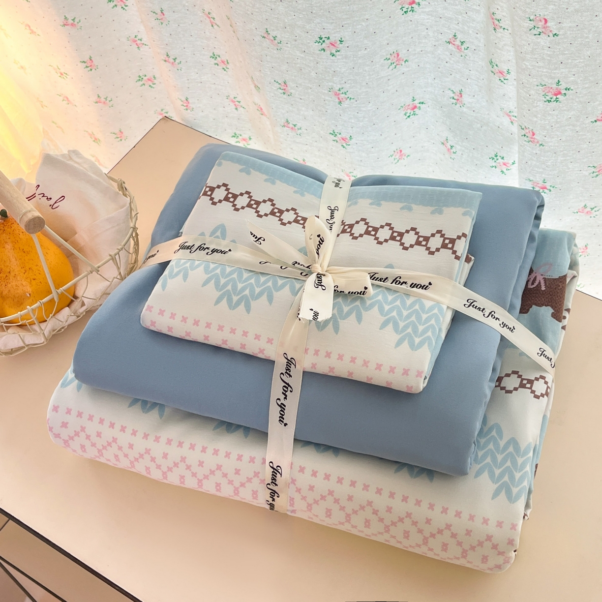 91家纺网 家纺一手货源 找家纺 优承佳生活馆 2026新款洛丽塔风水洗印花四件套学生三件套单被套系列 排队汪汪