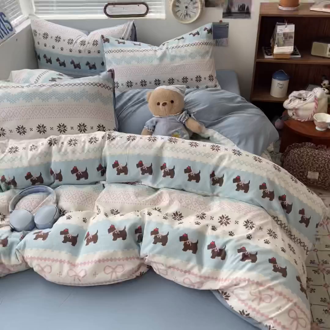 91家纺网 家纺一手货源 找家纺 优承佳生活馆 2026新款洛丽塔风水洗印花四件套学生三件套单被套系列 排队汪汪