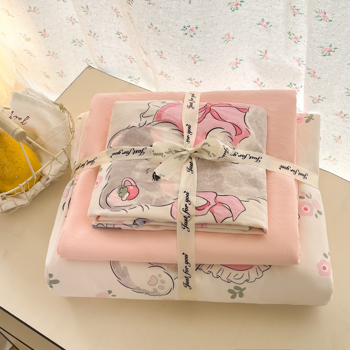 91家纺网 家纺一手货源 找家纺 优承佳生活馆 2026新款洛丽塔风水洗印花四件套学生三件套单被套系列 甜心萌物