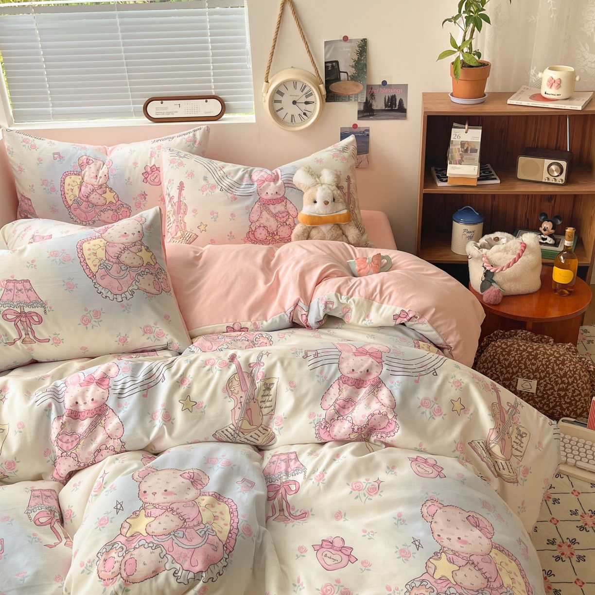 91家纺网 家纺一手货源 找家纺 优承佳生活馆 2026新款洛丽塔风水洗印花四件套学生三件套单被套系列 休闲小熊