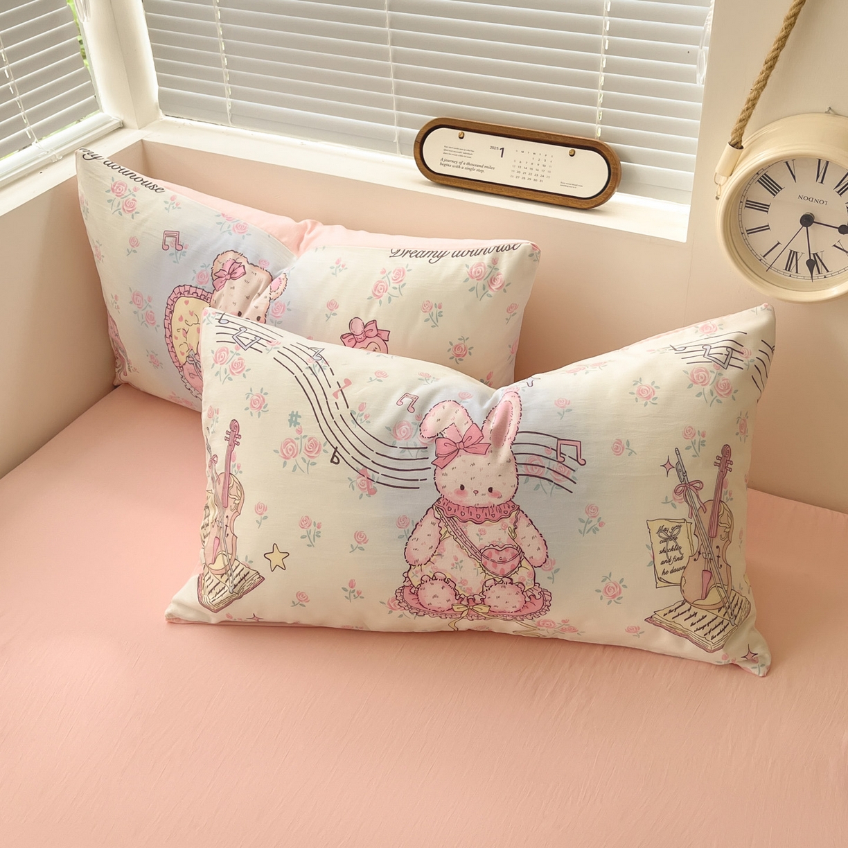 91家纺网 家纺一手货源 找家纺 优承佳生活馆 2026新款洛丽塔风水洗印花四件套学生三件套单被套系列 休闲小熊