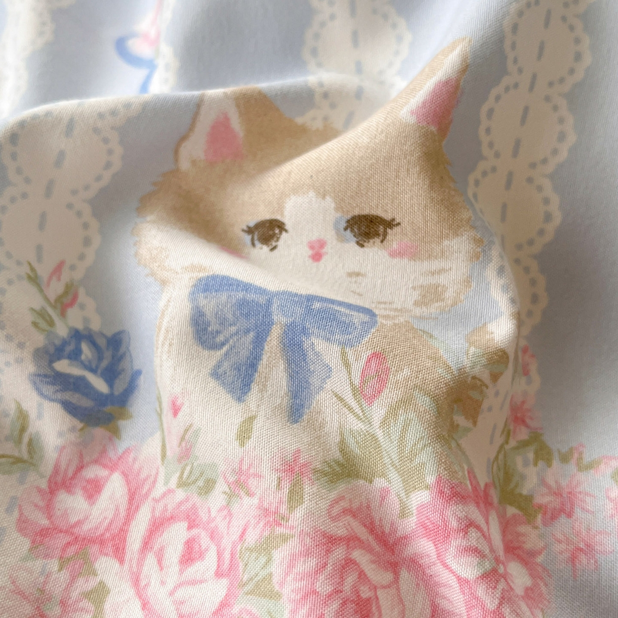 91家纺网 家纺一手货源 找家纺 优承佳生活馆 2026新款洛丽塔风水洗印花四件套学生三件套单被套系列 优雅小猫