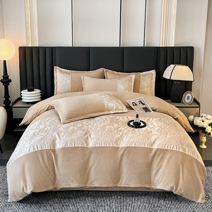 91家纺网 家纺一手货源 找家纺 富宁家纺 2025新款立体雕花牛奶绒绣花四件套-洛卡玫瑰系列 洛卡咖