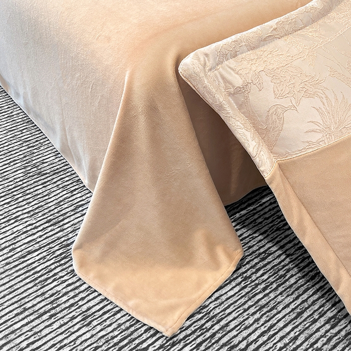 91家纺网 家纺一手货源 找家纺 富宁家纺 2025新款立体雕花牛奶绒绣花四件套-洛卡玫瑰系列 洛卡咖