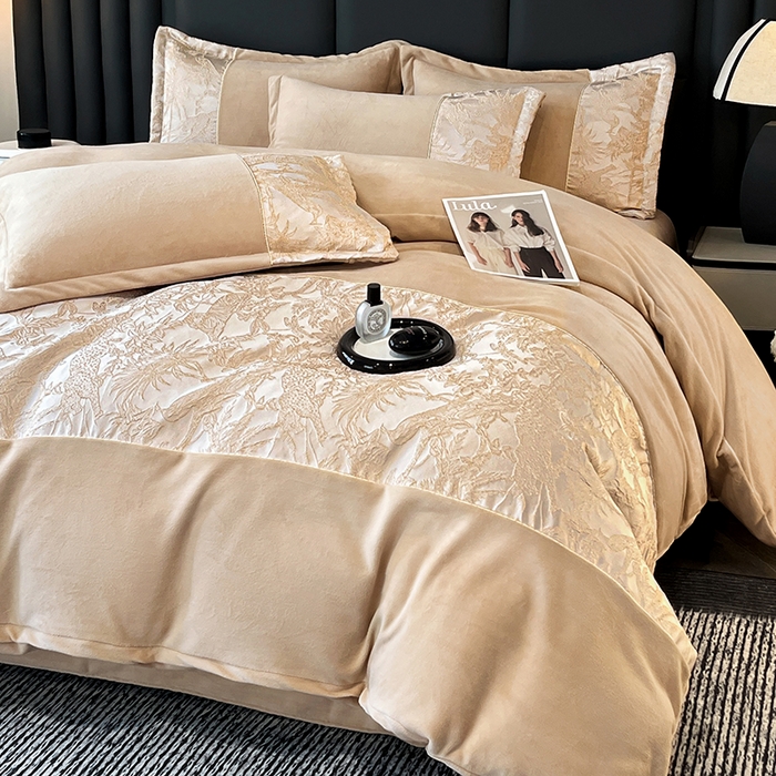 91家纺网 家纺一手货源 找家纺 富宁家纺 2025新款立体雕花牛奶绒绣花四件套-洛卡玫瑰系列 洛卡咖