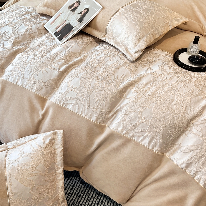 91家纺网 家纺一手货源 找家纺 富宁家纺 2025新款立体雕花牛奶绒绣花四件套-洛卡玫瑰系列 洛卡咖