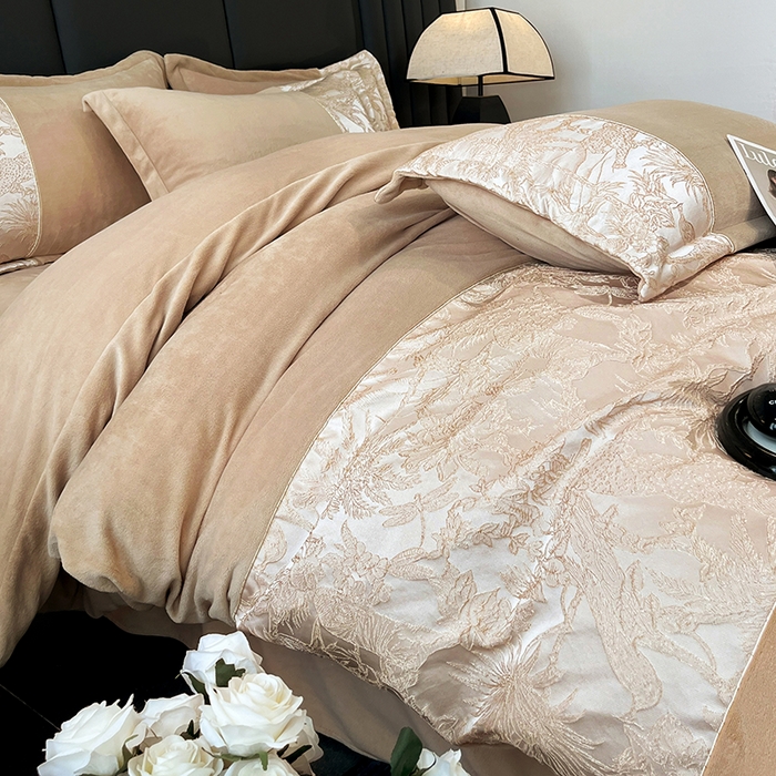 91家纺网 家纺一手货源 找家纺 富宁家纺 2025新款立体雕花牛奶绒绣花四件套-洛卡玫瑰系列 洛卡咖