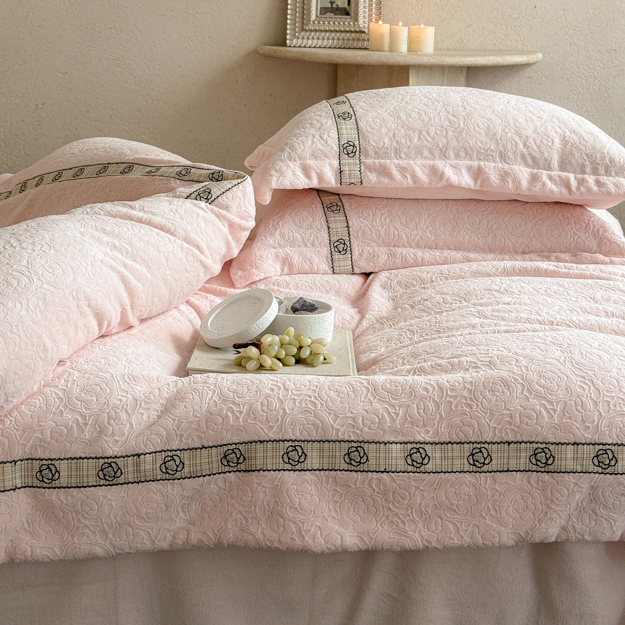 91家纺网 家纺一手货源 找家纺 （总）凯儿家纺 2025新款全消光牛奶绒法式公主风花边工艺款四件套-赫本