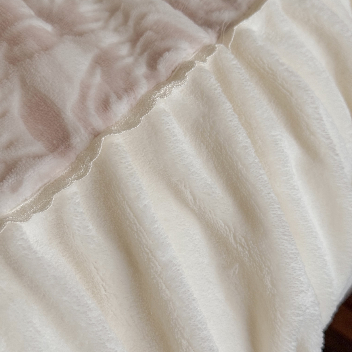 91家纺网 家纺一手货源 找家纺 （总）凯儿家纺 2025新款全消光牛奶绒法式公主风花边工艺款四件套-蔷薇少女