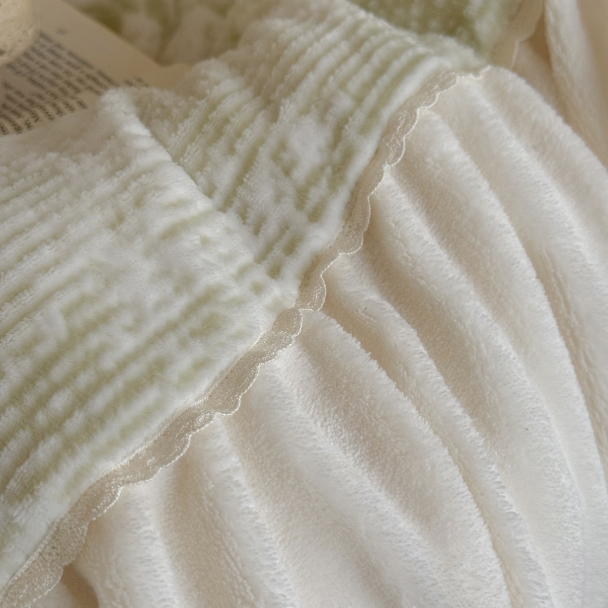 91家纺网 家纺一手货源 找家纺 凯儿家纺 2025新款全消光牛奶绒法式公主风花边工艺款四件套-蔷薇少女 蔷薇少女-绿