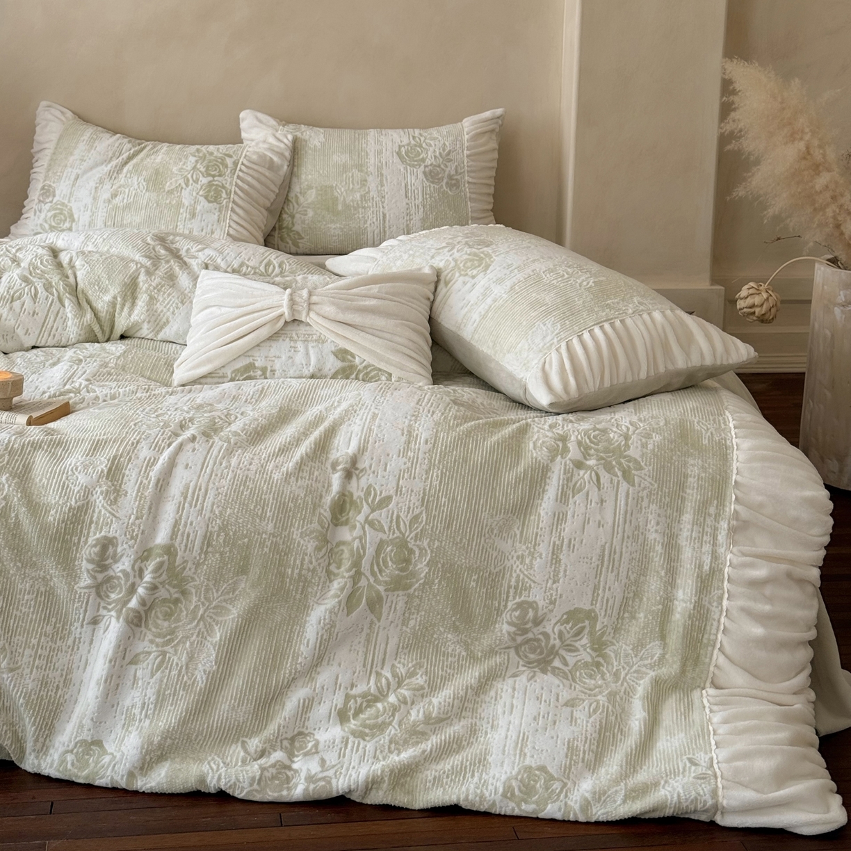 凯儿家纺 2025新款全消光牛奶绒法式公主风花边工艺款四件套-蔷薇少女 蔷薇少女-绿