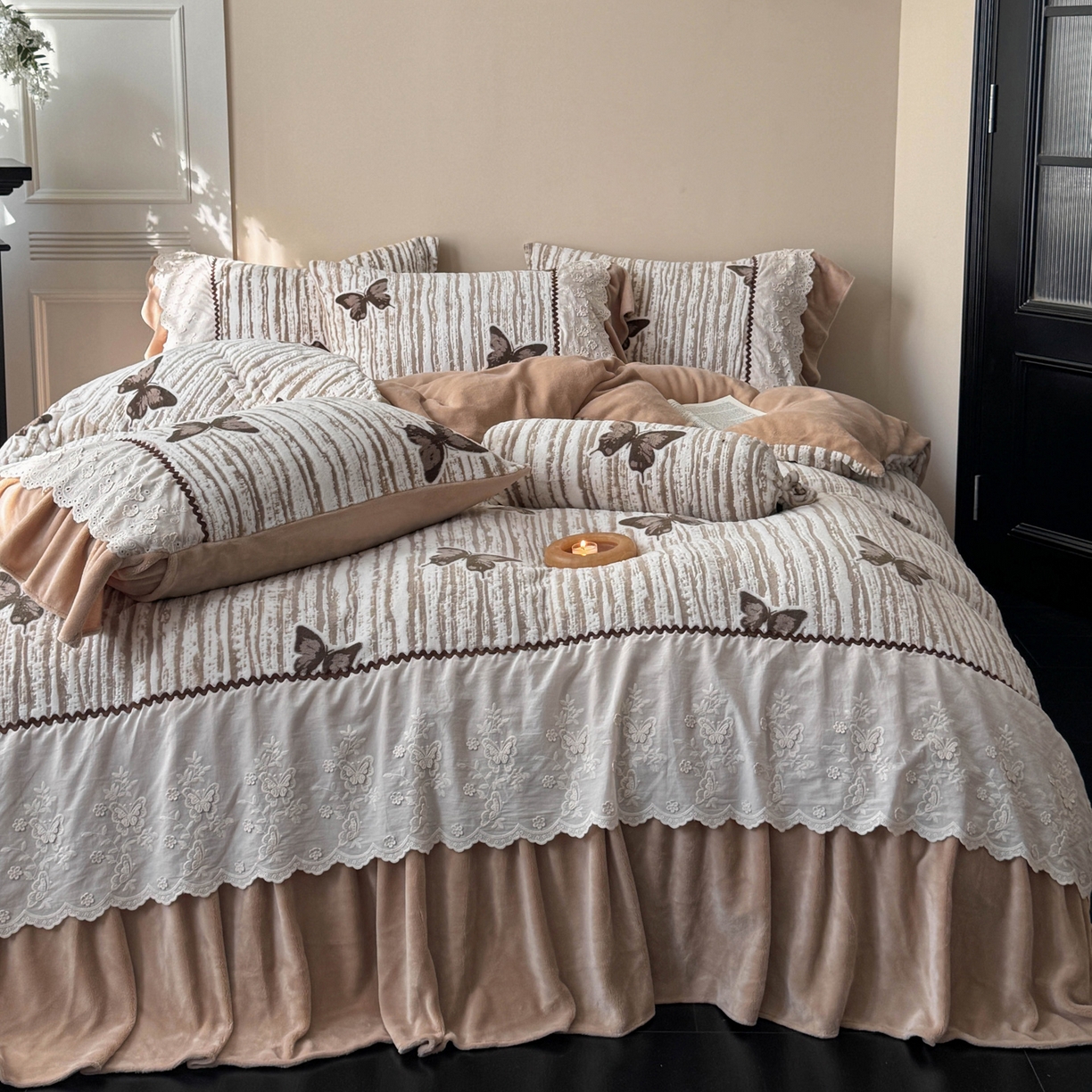 91家纺网 家纺一手货源 找家纺 （总）凯儿家纺 2025新款全消光牛奶绒法式公主风花边工艺款四件套-捕梦