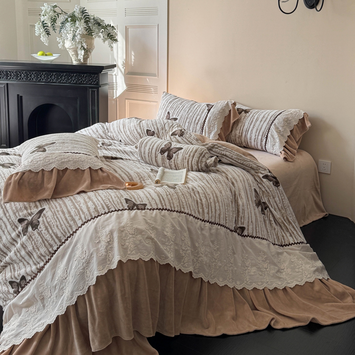 （总）凯儿家纺 2025新款全消光牛奶绒法式公主风花边工艺款四件套-捕梦