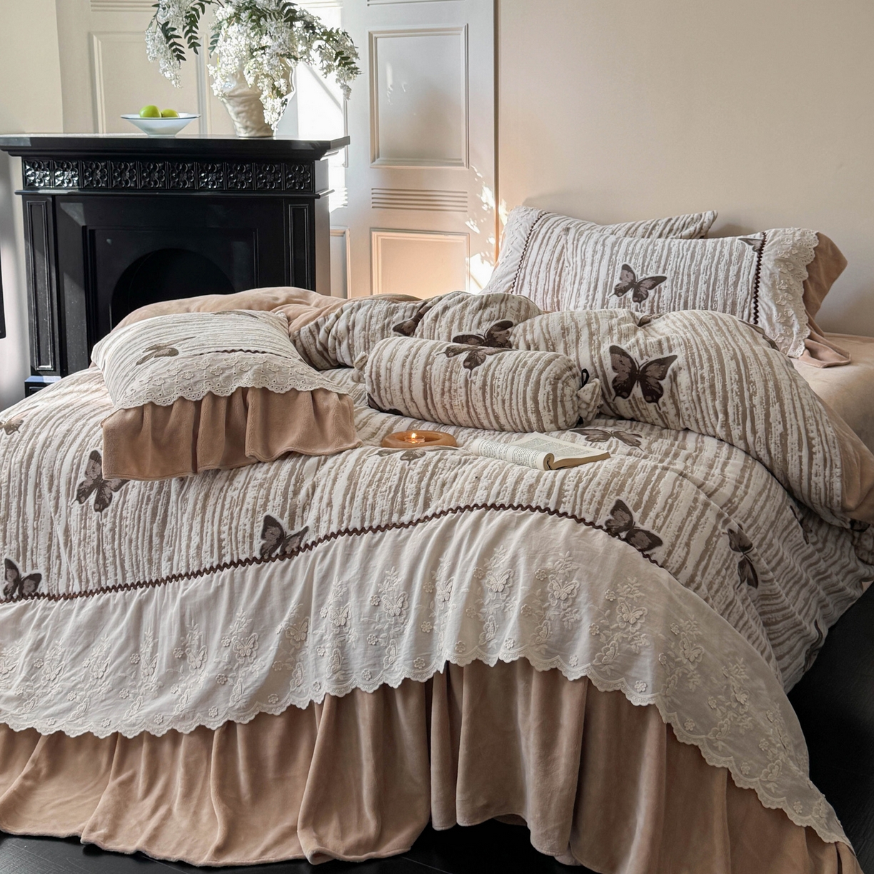 91家纺网 家纺一手货源 找家纺 （总）凯儿家纺 2025新款全消光牛奶绒法式公主风花边工艺款四件套-捕梦