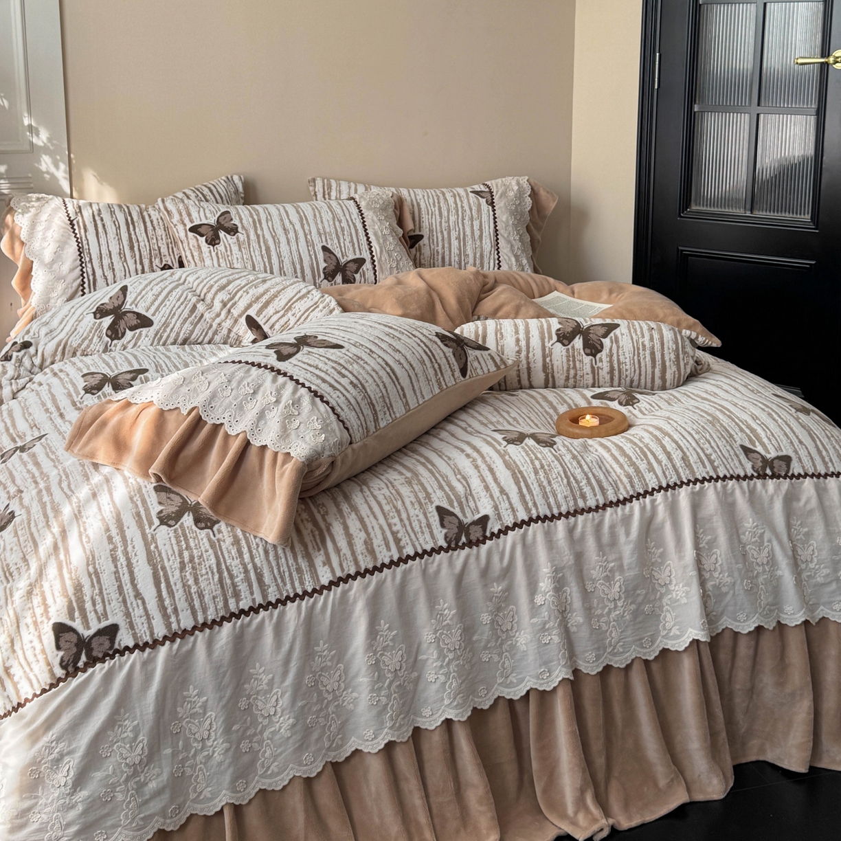 91家纺网 家纺一手货源 找家纺 （总）凯儿家纺 2025新款全消光牛奶绒法式公主风花边工艺款四件套-捕梦