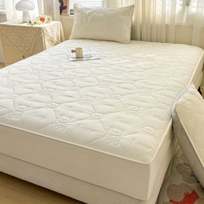 91家纺网 家纺一手货源 找家纺 （总）LIFE.丽芙 2025新款磨毛单件超声波小熊夹棉床笠三件套