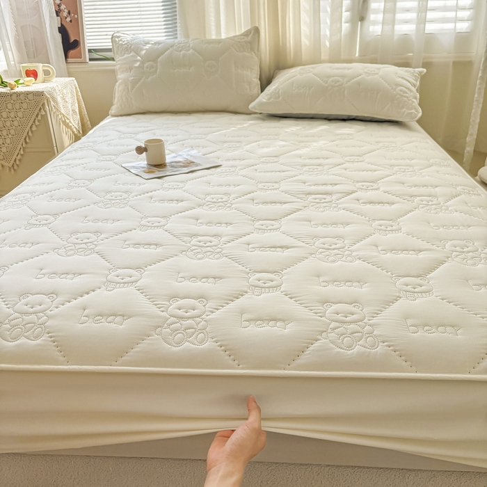 91家纺网 家纺一手货源 找家纺 （总）LIFE.丽芙 2025新款磨毛单件超声波小熊夹棉床笠三件套