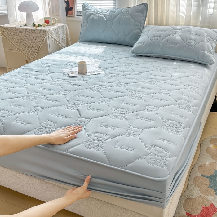 91家纺网 家纺一手货源 找家纺 （总）LIFE.丽芙 2025新款磨毛单件超声波小熊夹棉床笠三件套