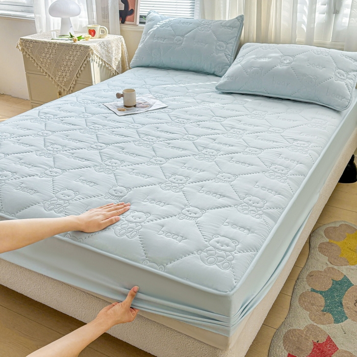 91家纺网 家纺一手货源 找家纺 （总）LIFE.丽芙 2025新款磨毛单件超声波小熊夹棉床笠三件套