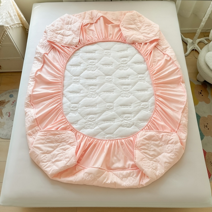 91家纺网 家纺一手货源 找家纺 LIFE.丽芙 2025新款磨毛单件超声波小熊夹棉床笠三件套 小熊夹棉床笠-奶油粉