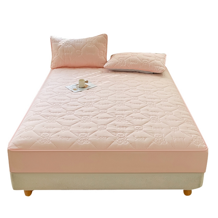 91家纺网 家纺一手货源 找家纺 LIFE.丽芙 2025新款磨毛单件超声波小熊夹棉床笠三件套 小熊夹棉床笠-奶油粉