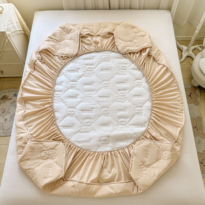 91家纺网 家纺一手货源 找家纺 LIFE.丽芙 2025新款磨毛单件超声波小熊夹棉床笠三件套 小熊夹棉床笠-奶茶