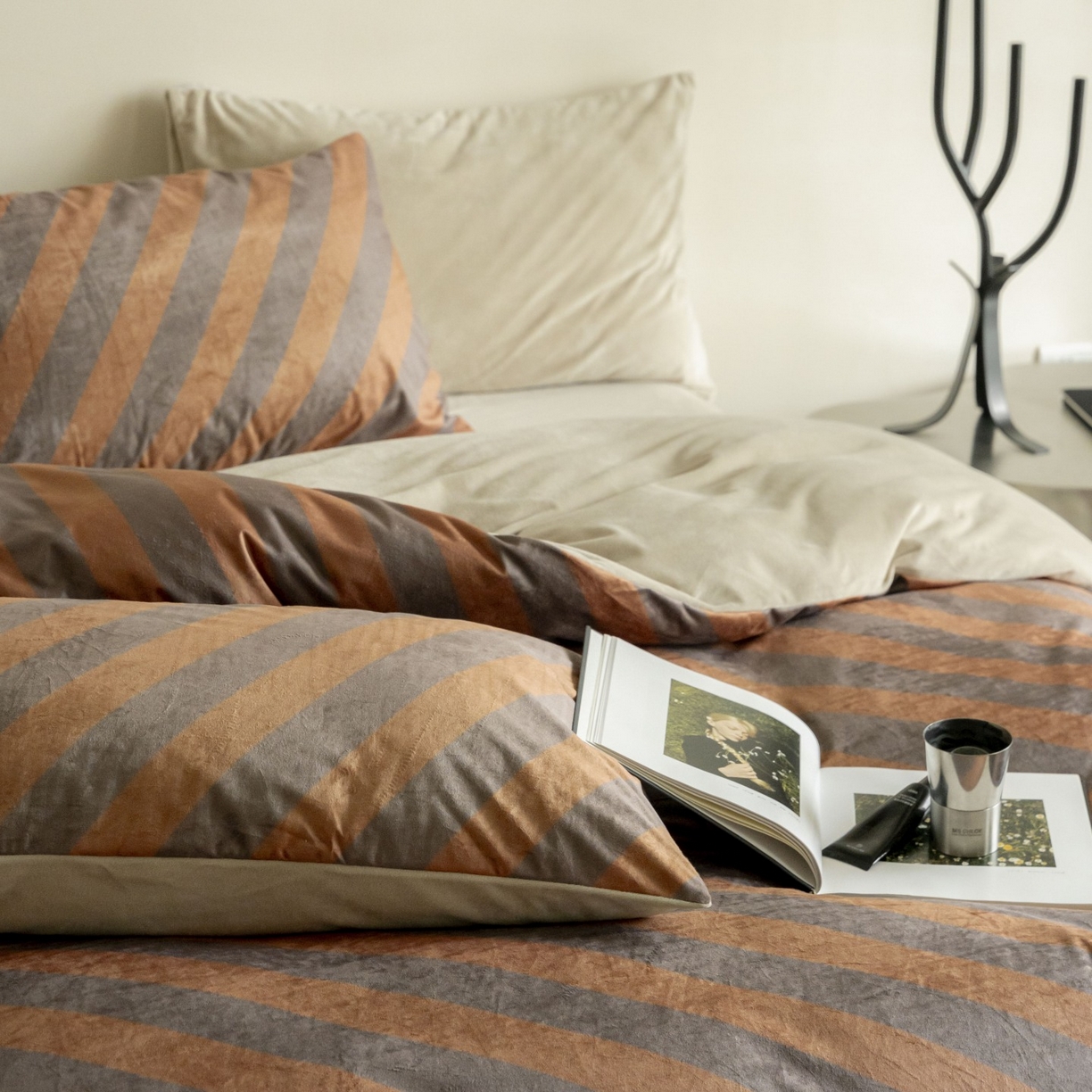 91家纺网 家纺一手货源 找家纺 （总）ONE TWO ONE 121 2025新款轻奢新法式德芙绒宝宝绒婴儿绒短毛绒牛奶绒四件套床单被套-斑驳与咖