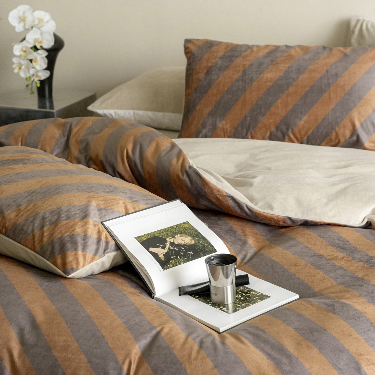 91家纺网 家纺一手货源 找家纺 （总）ONE TWO ONE 121 2025新款轻奢新法式德芙绒宝宝绒婴儿绒短毛绒牛奶绒四件套床单被套-斑驳与咖