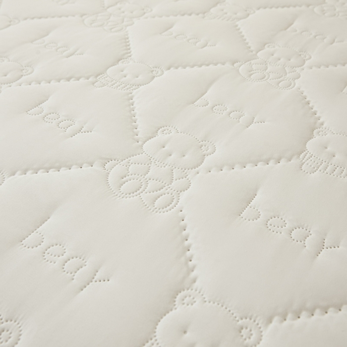 91家纺网 家纺一手货源 找家纺 LIFE.丽芙 2025新款磨毛单件超声波小熊夹棉防水床笠三件套 小熊防水夹棉床笠-象牙白