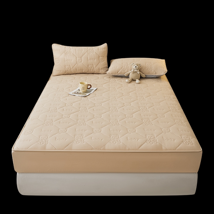 91家纺网 家纺一手货源 找家纺 LIFE.丽芙 2025新款磨毛单件超声波小熊夹棉防水床笠三件套 小熊防水夹棉床笠-奶茶