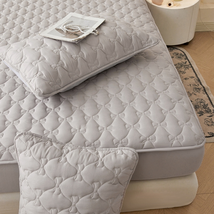 91家纺网 家纺一手货源 找家纺 LIFE.丽芙 2025新款水洗原棉单件蝴蝶结绗缝夹棉床笠三件套 蝴蝶结床笠-山灰