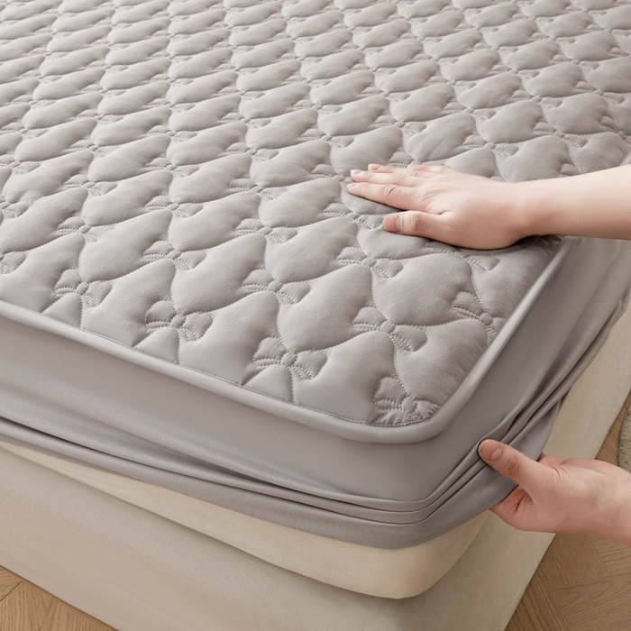 91家纺网 家纺一手货源 找家纺 LIFE.丽芙 2025新款水洗原棉单件蝴蝶结绗缝夹棉床笠三件套 蝴蝶结床笠-山灰