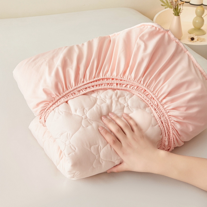 91家纺网 家纺一手货源 找家纺 LIFE.丽芙 2025新款水洗原棉单件蝴蝶结绗缝夹棉床笠三件套 蝴蝶结床笠-奶油粉