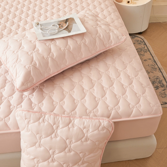 91家纺网 家纺一手货源 找家纺 LIFE.丽芙 2025新款水洗原棉单件蝴蝶结绗缝夹棉床笠三件套 蝴蝶结床笠-奶油粉