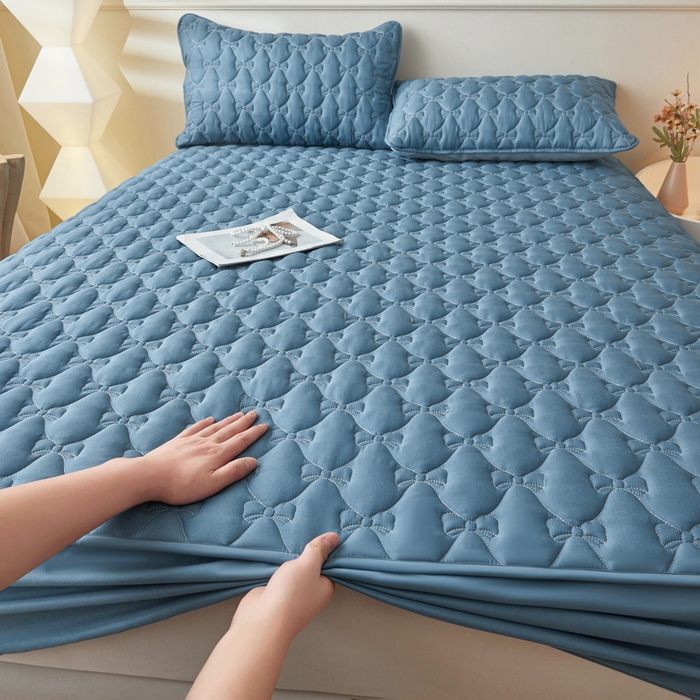 LIFE.丽芙 2025新款水洗原棉单件蝴蝶结绗缝夹棉床笠三件套 蝴蝶结床笠-宾利蓝