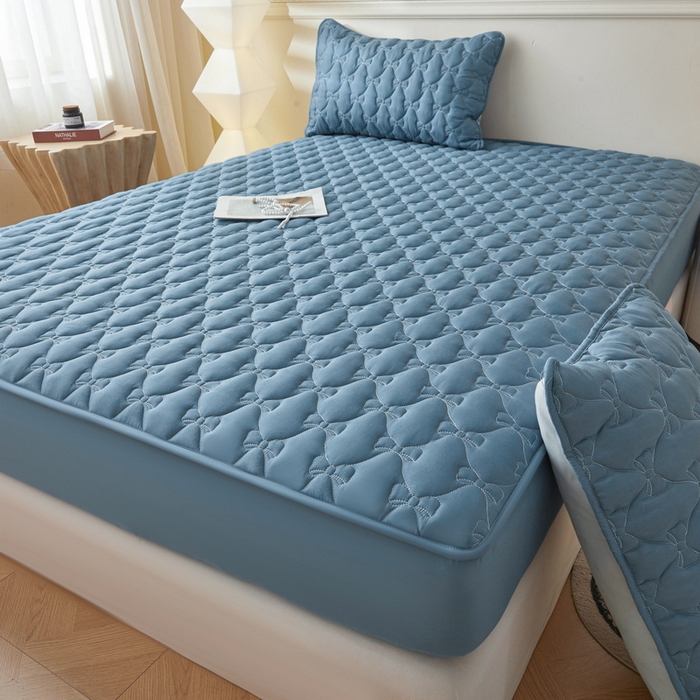 91家纺网 家纺一手货源 找家纺 LIFE.丽芙 2025新款水洗原棉单件蝴蝶结绗缝夹棉床笠三件套 蝴蝶结床笠-宾利蓝