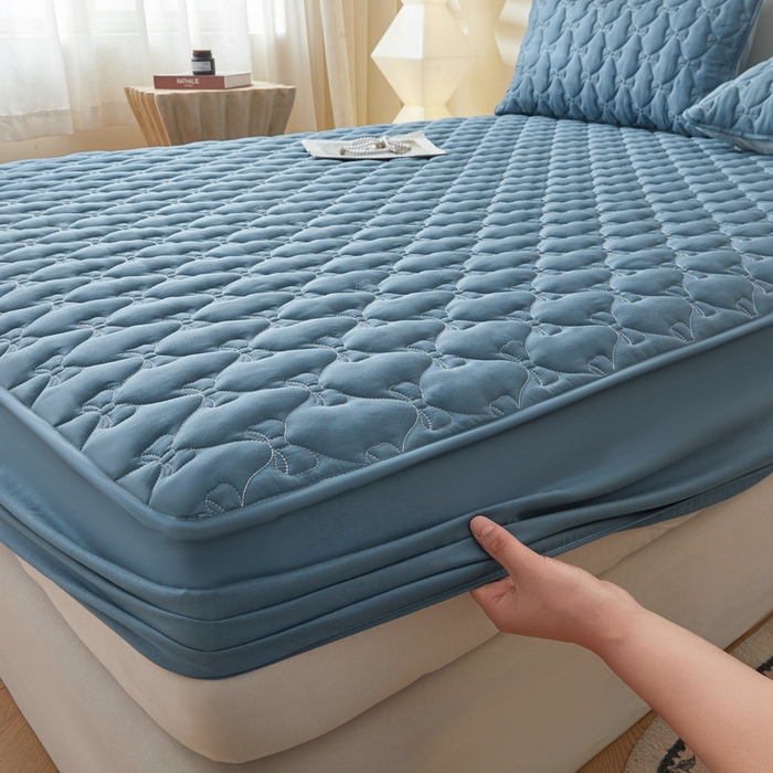 91家纺网 家纺一手货源 找家纺 LIFE.丽芙 2025新款水洗原棉单件蝴蝶结绗缝夹棉床笠三件套 蝴蝶结床笠-宾利蓝