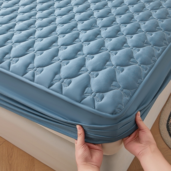 91家纺网 家纺一手货源 找家纺 LIFE.丽芙 2025新款水洗原棉单件蝴蝶结绗缝夹棉床笠三件套 蝴蝶结床笠-宾利蓝