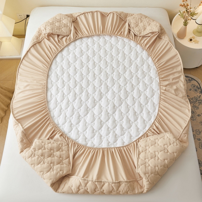 91家纺网 家纺一手货源 找家纺 LIFE.丽芙 2025新款水洗原棉单件蝴蝶结绗缝夹棉床笠三件套 蝴蝶结床笠-奶茶