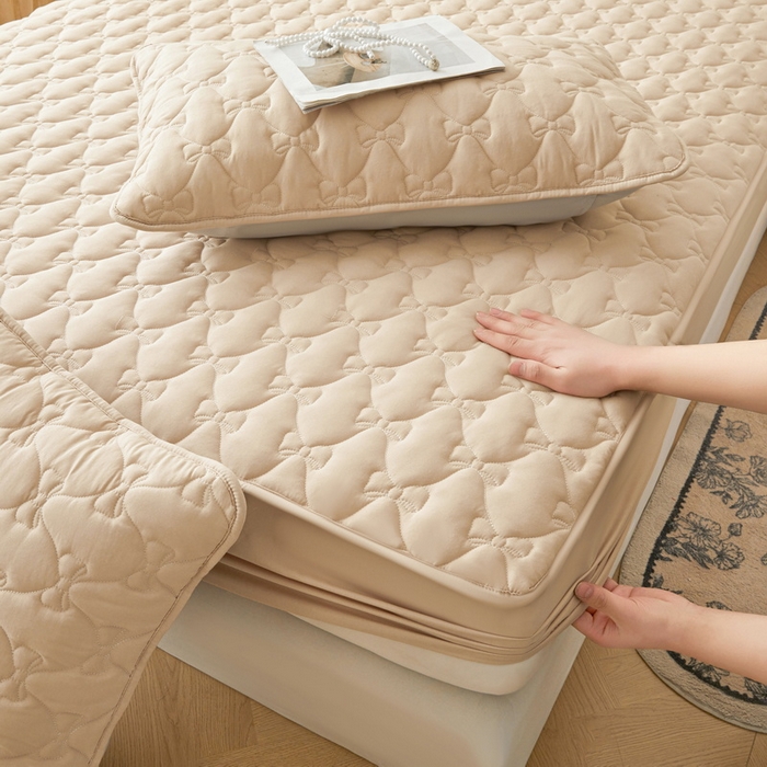 91家纺网 家纺一手货源 找家纺 LIFE.丽芙 2025新款水洗原棉单件蝴蝶结绗缝夹棉床笠三件套 蝴蝶结床笠-奶茶