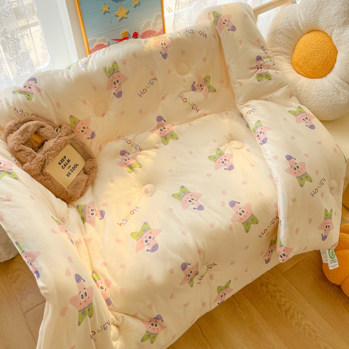 91家纺网 家纺一手货源 找家纺 小叮当家纺仓储工厂店 2026新款（全花型全花型大货 不断货）宝宝被子豆豆绒牛奶针织棉被子儿童被子豆豆被大豆被春秋被秋冬被 牛奶针织被-快乐海星