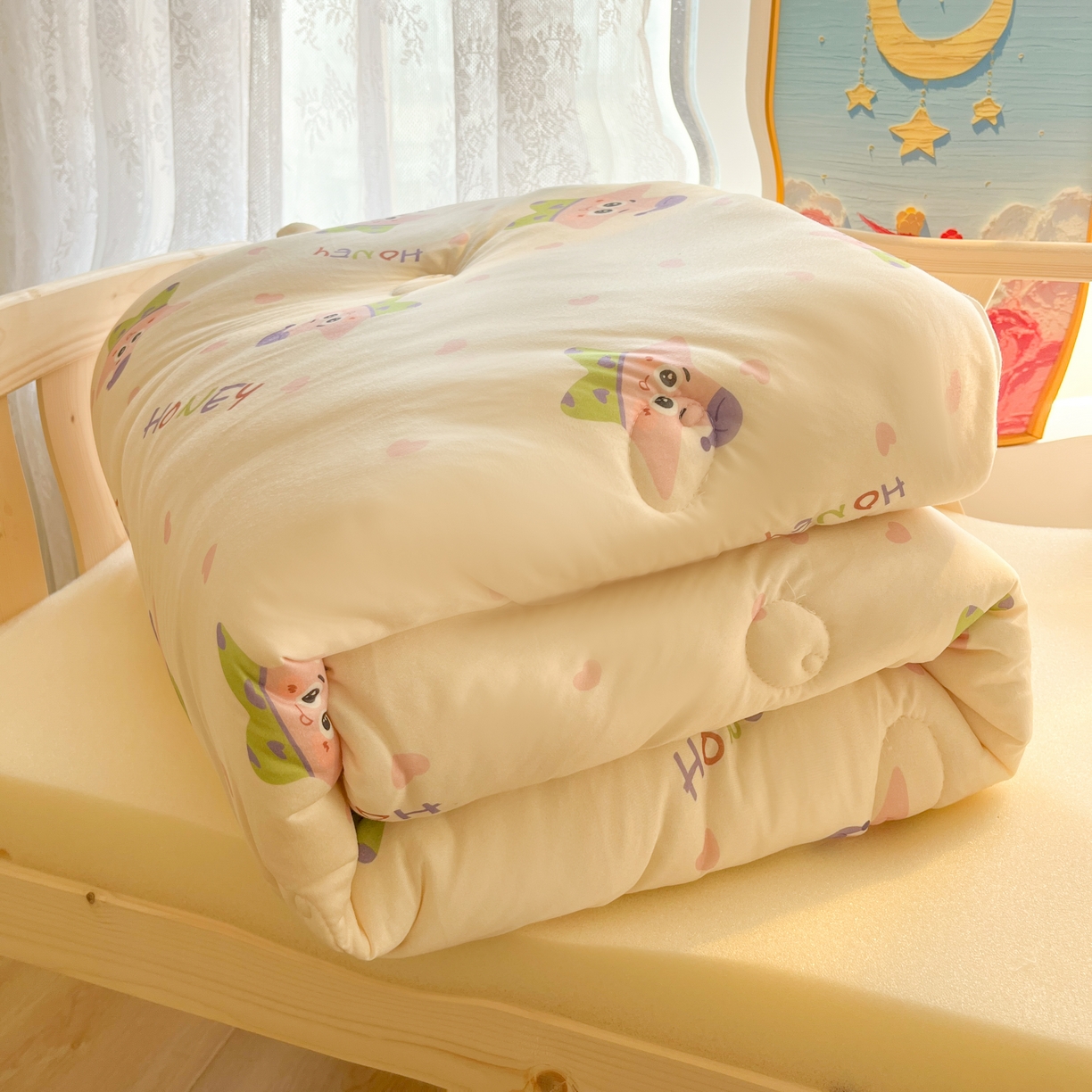 91家纺网 家纺一手货源 找家纺 小叮当家纺仓储工厂店 2026新款（全花型全花型大货 不断货）宝宝被子豆豆绒牛奶针织棉被子儿童被子豆豆被大豆被春秋被秋冬被 牛奶针织被-快乐海星