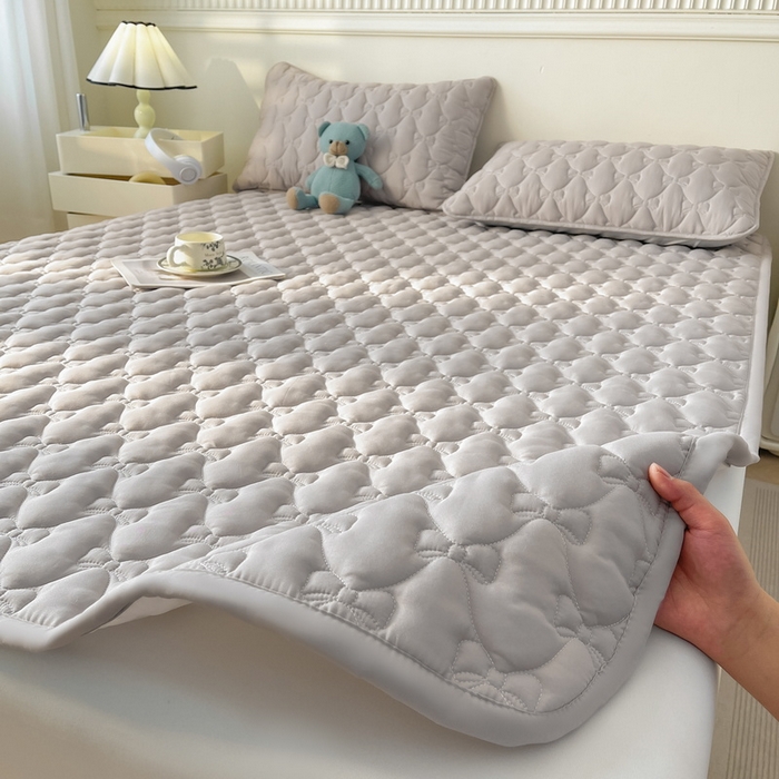 91家纺网 家纺一手货源 找家纺 LIFE.丽芙 2025新款水洗原棉单件蝴蝶结绗缝夹棉床褥垫子三件套 蝴蝶结床褥垫-山灰