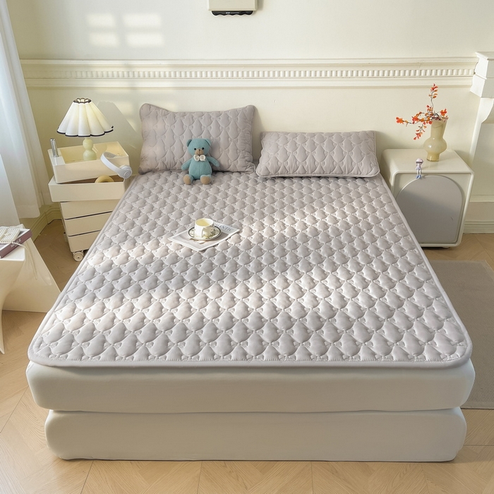 91家纺网 家纺一手货源 找家纺 LIFE.丽芙 2025新款水洗原棉单件蝴蝶结绗缝夹棉床褥垫子三件套 蝴蝶结床褥垫-山灰