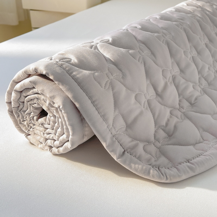 91家纺网 家纺一手货源 找家纺 LIFE.丽芙 2025新款水洗原棉单件蝴蝶结绗缝夹棉床褥垫子三件套 蝴蝶结床褥垫-山灰